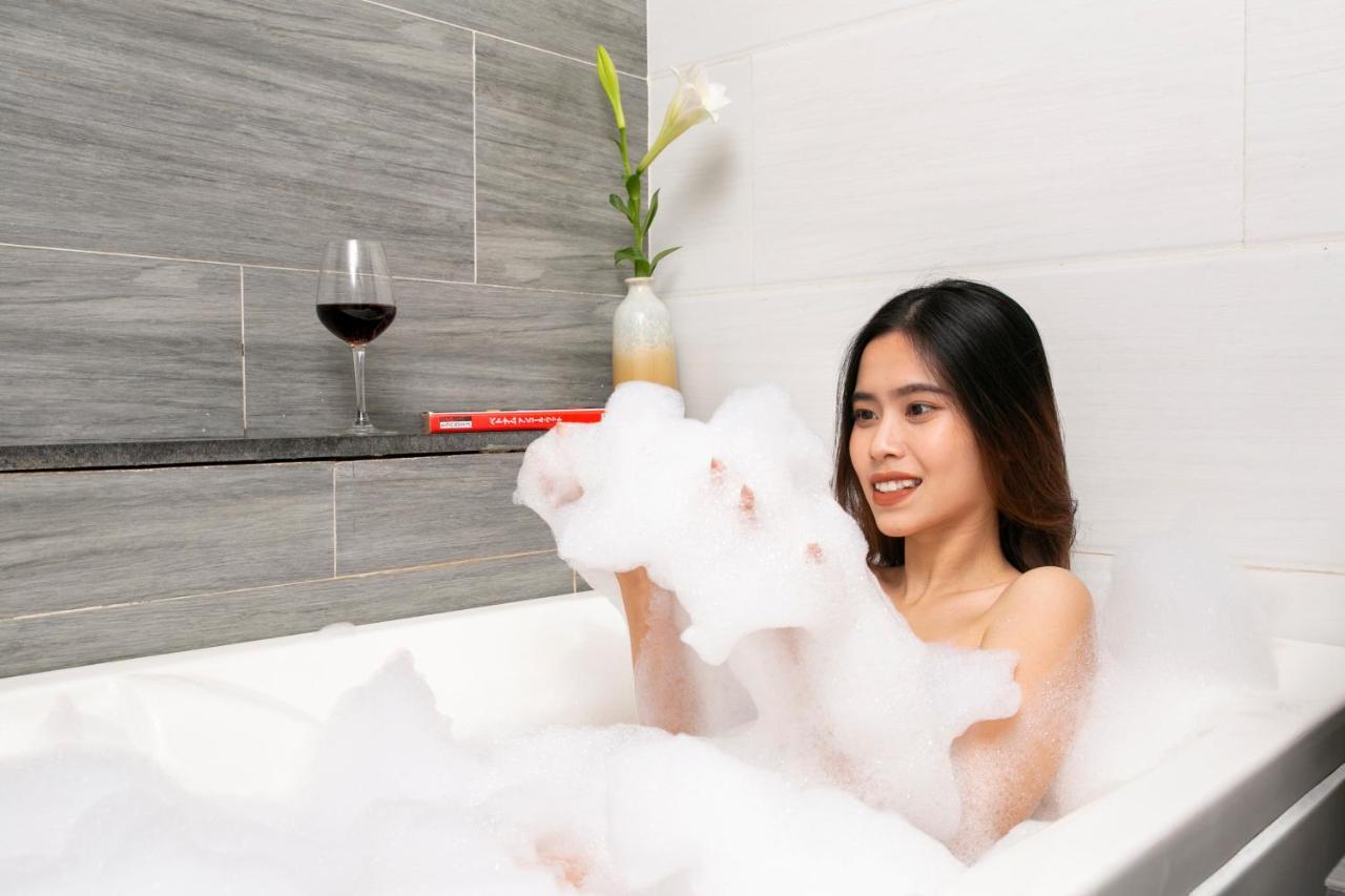 Hanami Hotel Danang Экстерьер фото