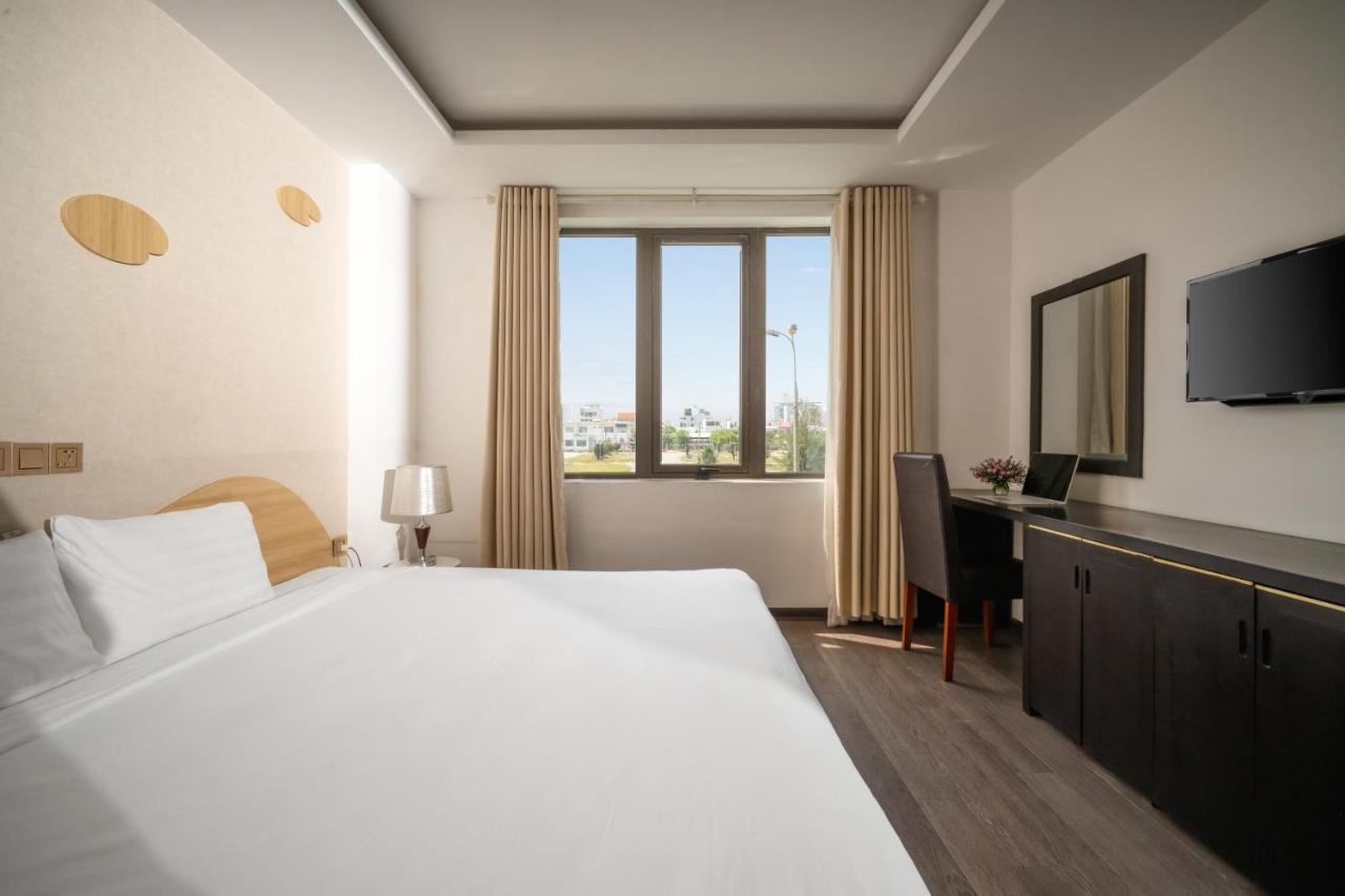 Hanami Hotel Danang Экстерьер фото