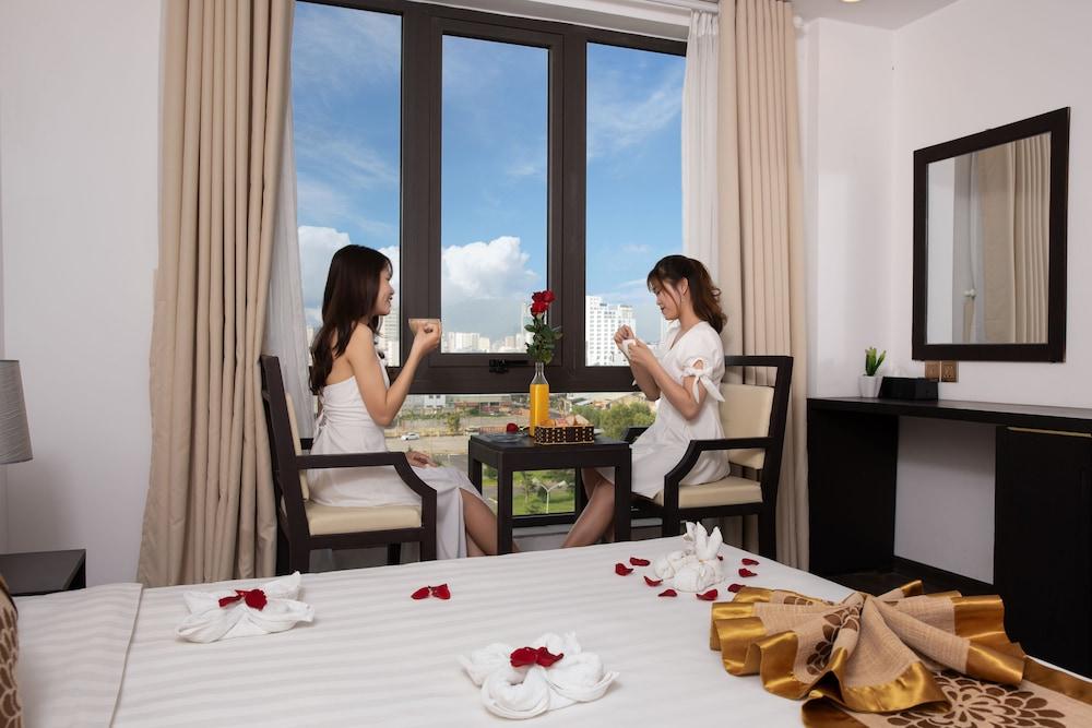 Hanami Hotel Danang Экстерьер фото