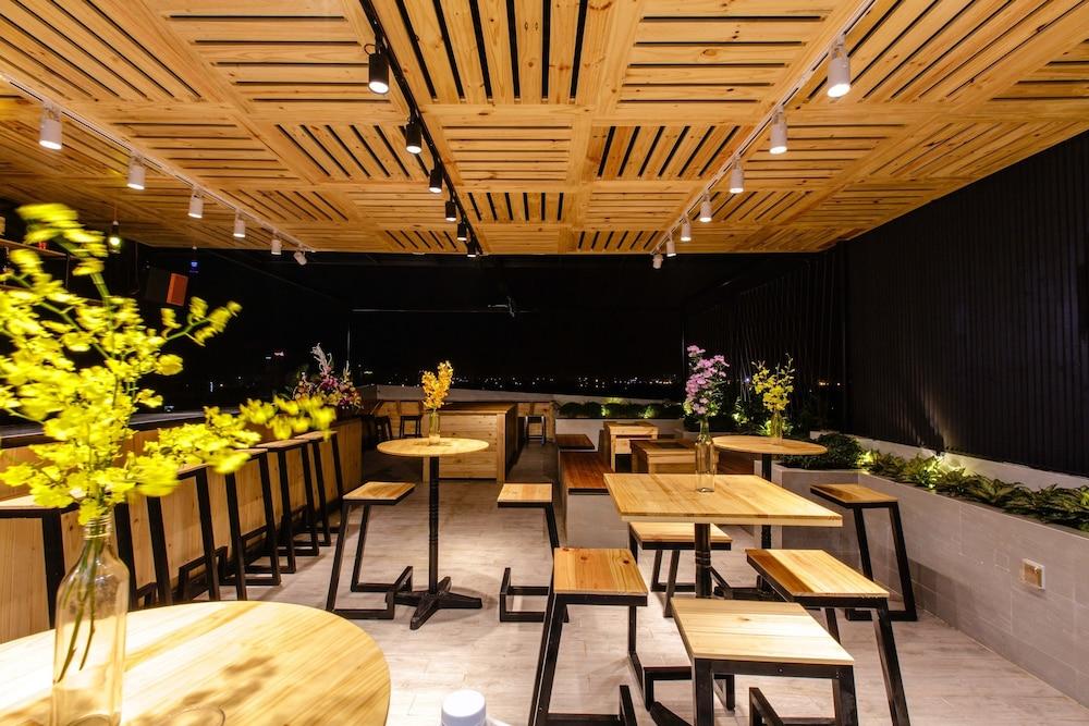 Hanami Hotel Danang Экстерьер фото