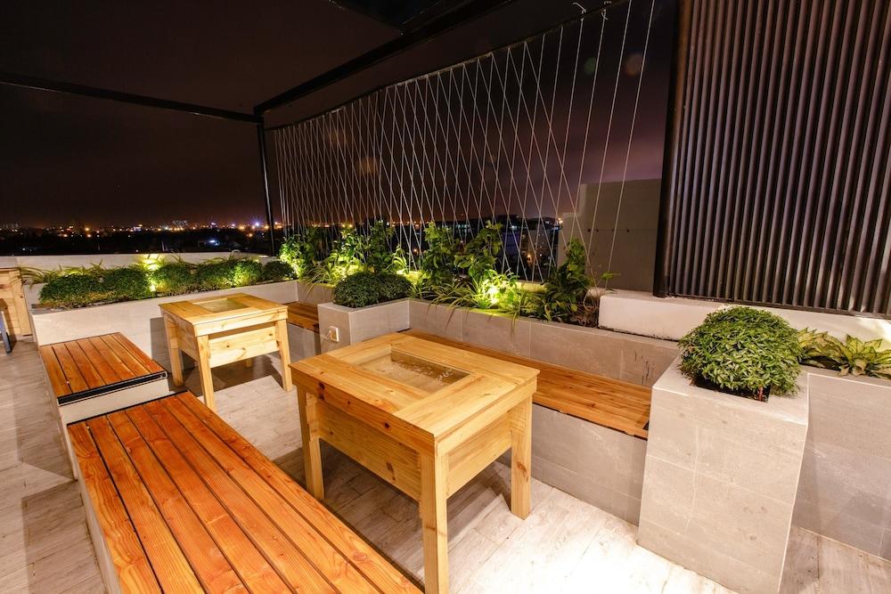 Hanami Hotel Danang Экстерьер фото